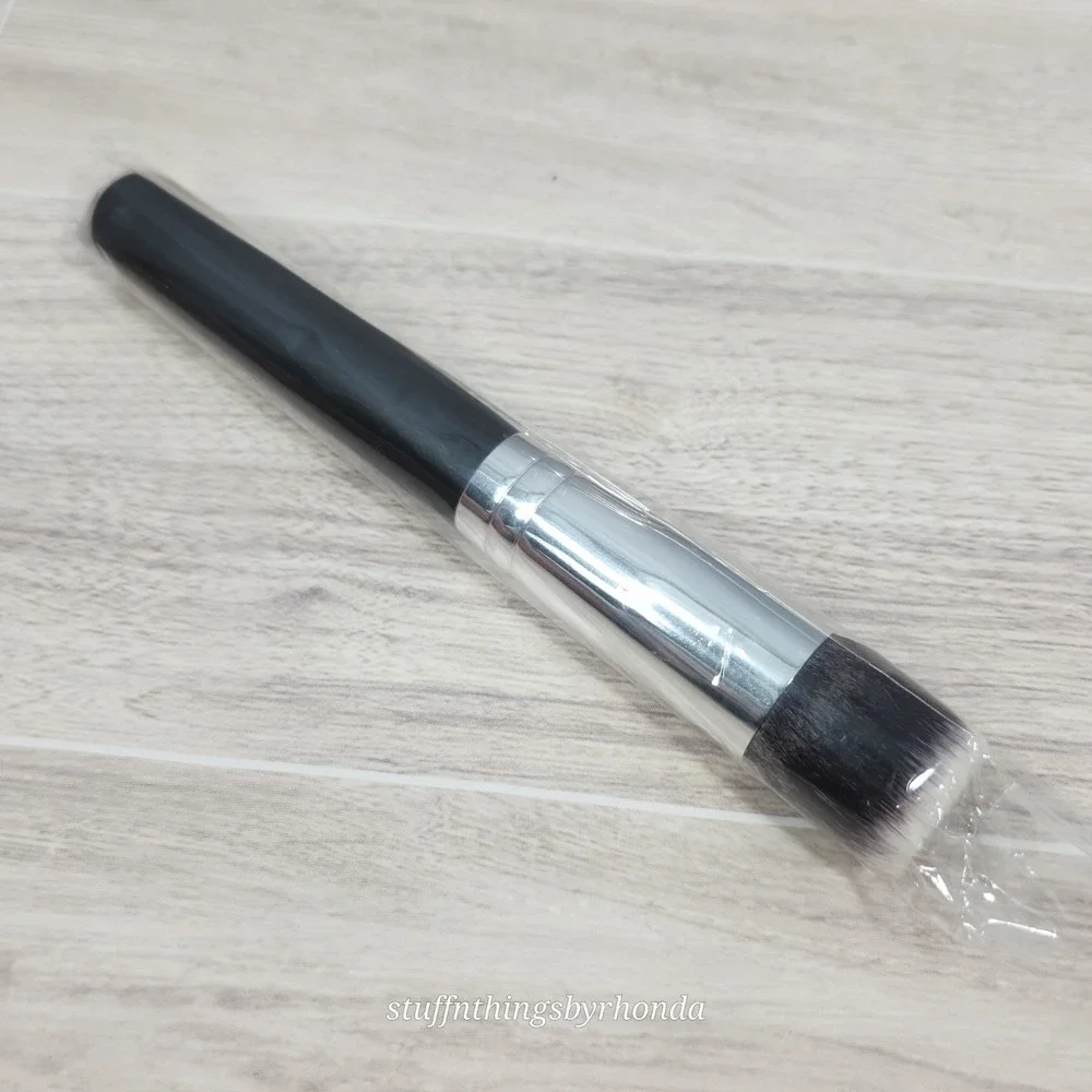 New Women's Flat Top Kabuki Foundation Makeup Brush Girls Make Up Dry‎ Shampoo
